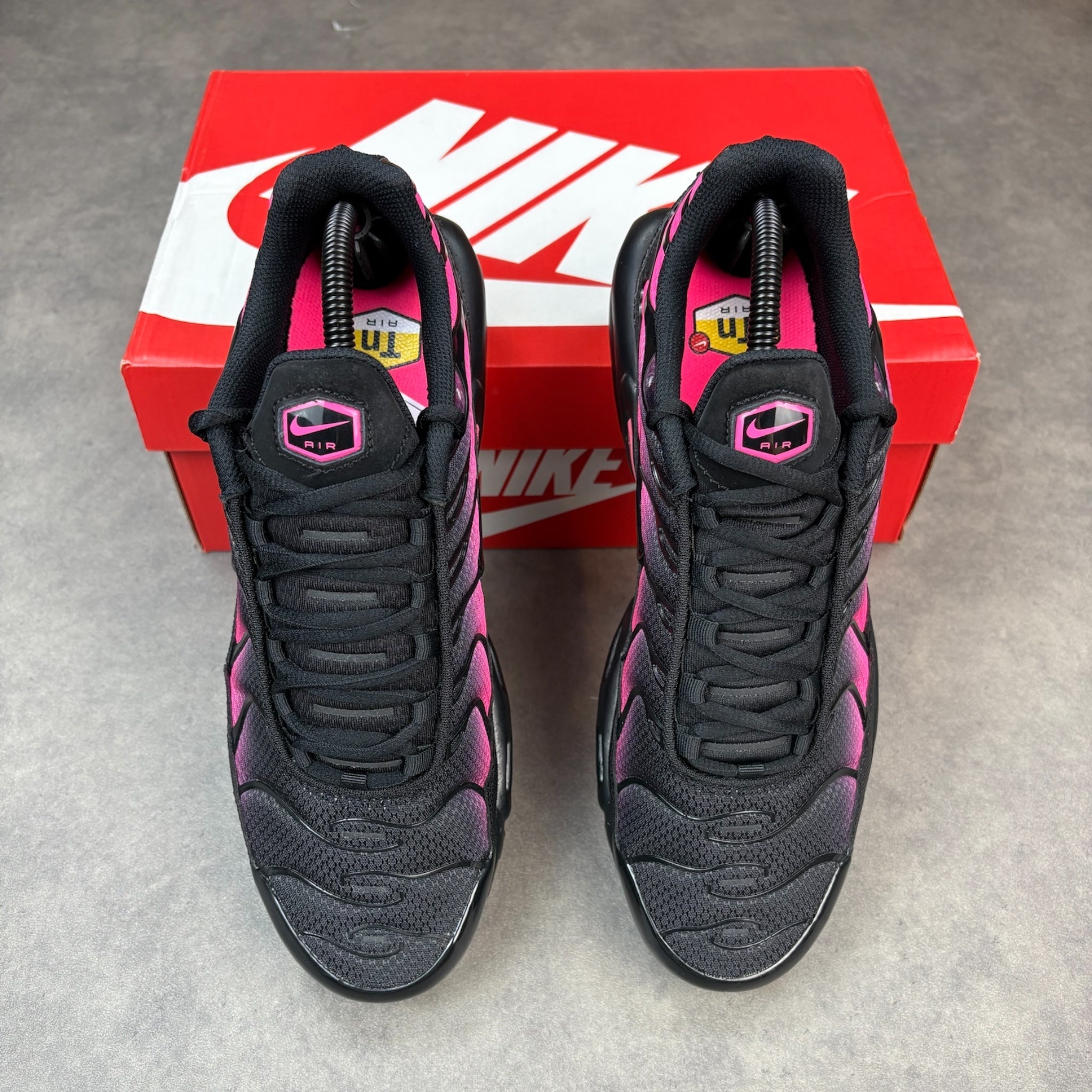 Nike Air Max Plus TN Black Hyper Pink